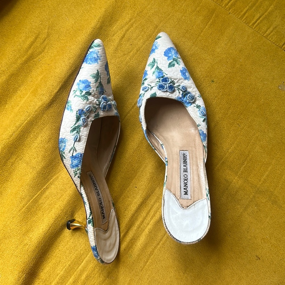 Manolo Blahnik kitty heals